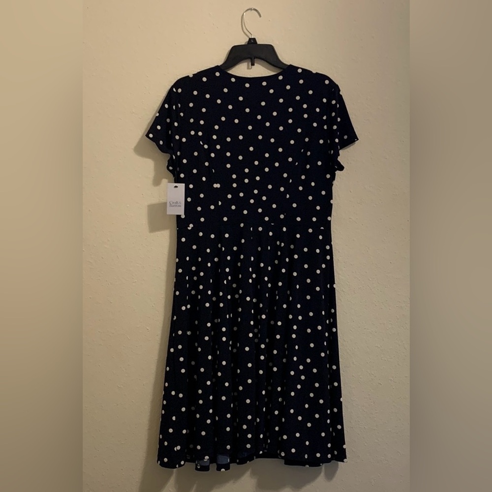 Croft & barrow size large v-neck navy blue polka dotted short sleeve dress - Picture 2 of 9